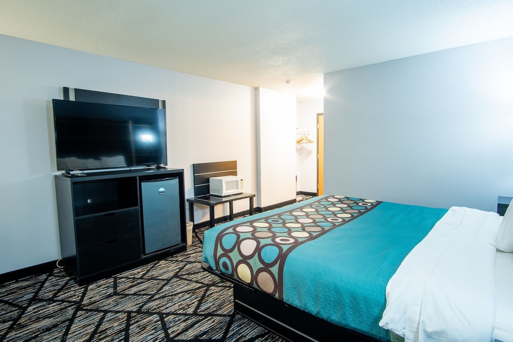 Coratel Inn and Suites by Jasper New Richmond - photo 14