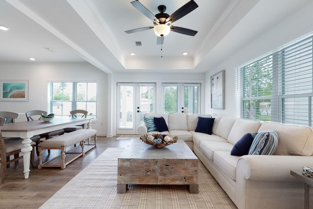 Stunning 3br 2.5ba Pet Friendly Sleeps 12 — 4-Star Luxury Hotel in Orange Beach, United States
