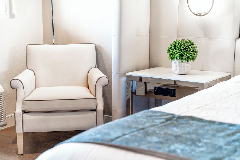 Aspire Inn Studios & Spas - photo 27