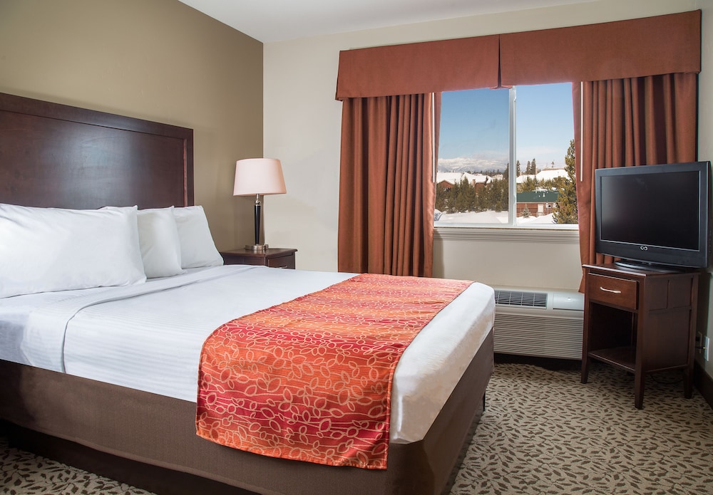 Gray Wolf Inn & Suites - photo 10