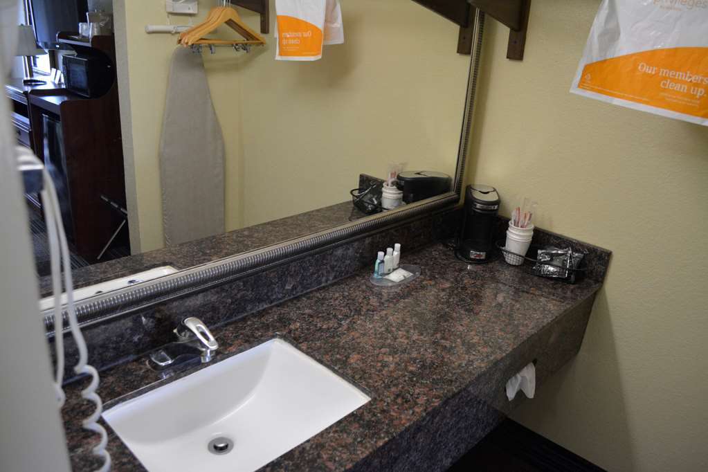 Quality Inn Savannah Midtown - photo 13