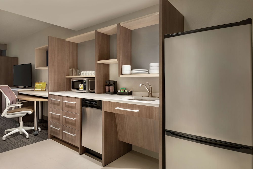 Home2 Suites by Hilton Chicago River North - photo 15