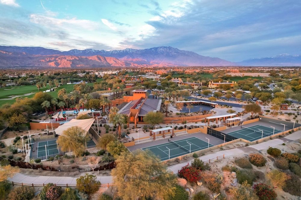 Hilton Grand Vacations Club Palm Desert — Palm Desert