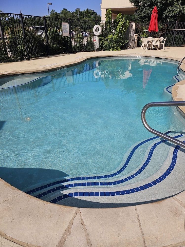 Hampton Inn & Suites Austin Cedar Park Lakeline - photo 30