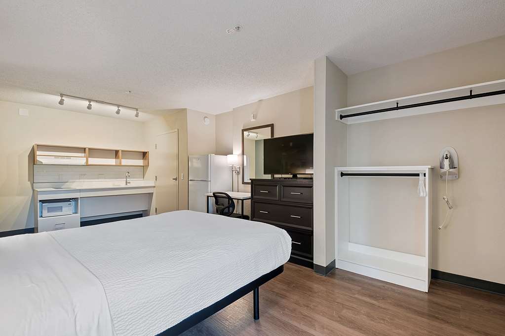 Extended Stay America Suites Miami Airport Blue Lagoon - photo 21