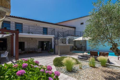 Villa Artiana — 4-Star Luxury Hotel in Rovinj, Croatia