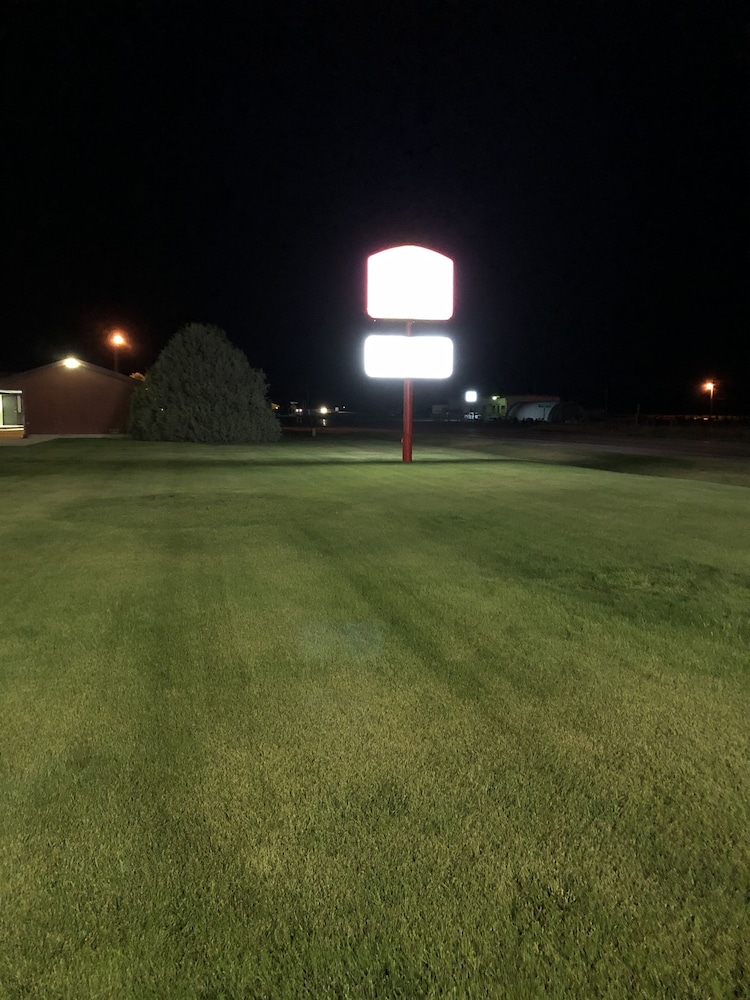 Trade Winds Motel - photo 18