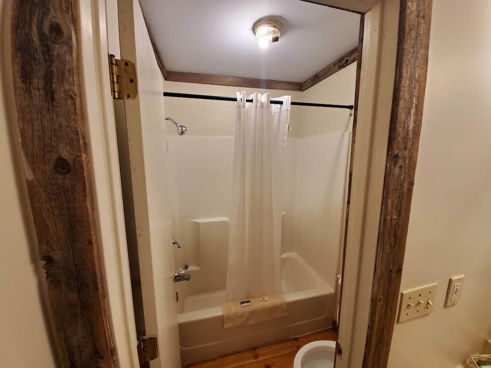 Jamesport Inn - photo 45