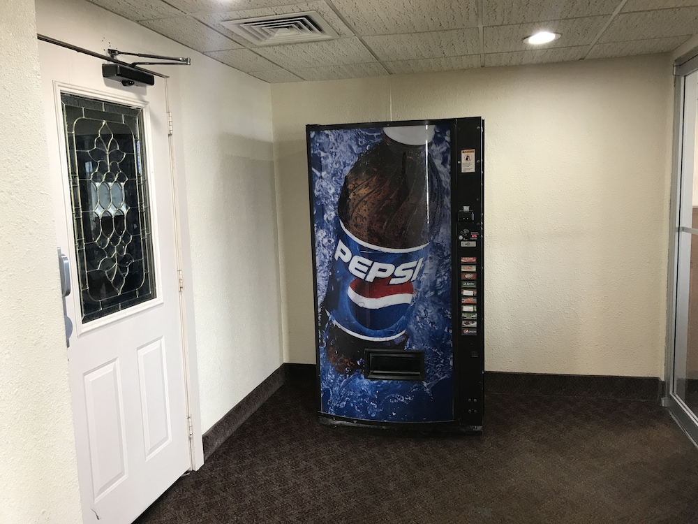 Days Inn by Wyndham Salem - photo 31