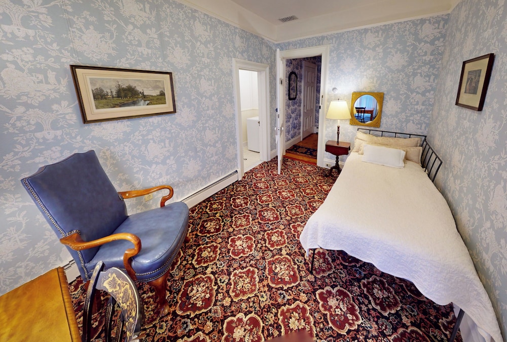 The Red Lion Inn - photo 59