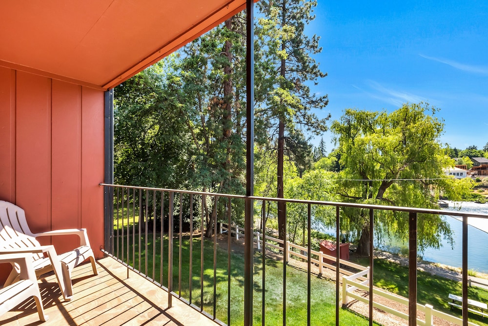 Bend Riverside Inn & Suites - photo 286