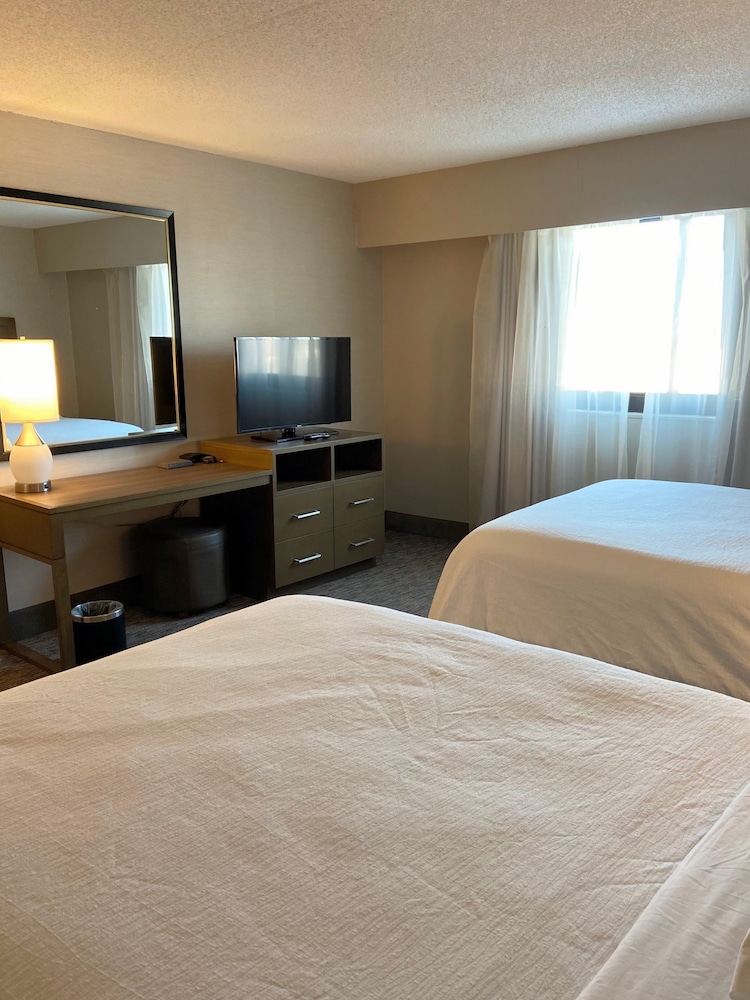 Embassy Suites by Hilton Chicago Schaumburg Woodfield - photo 11