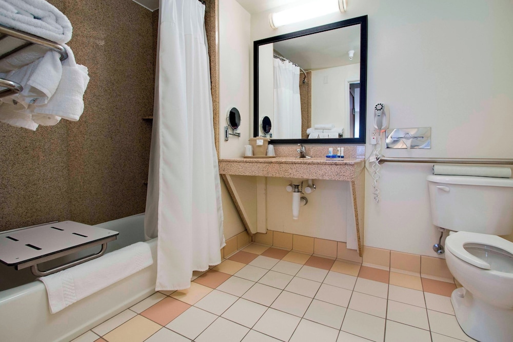 Fairfield Inn & Suites by Marriott Clermont - photo 16