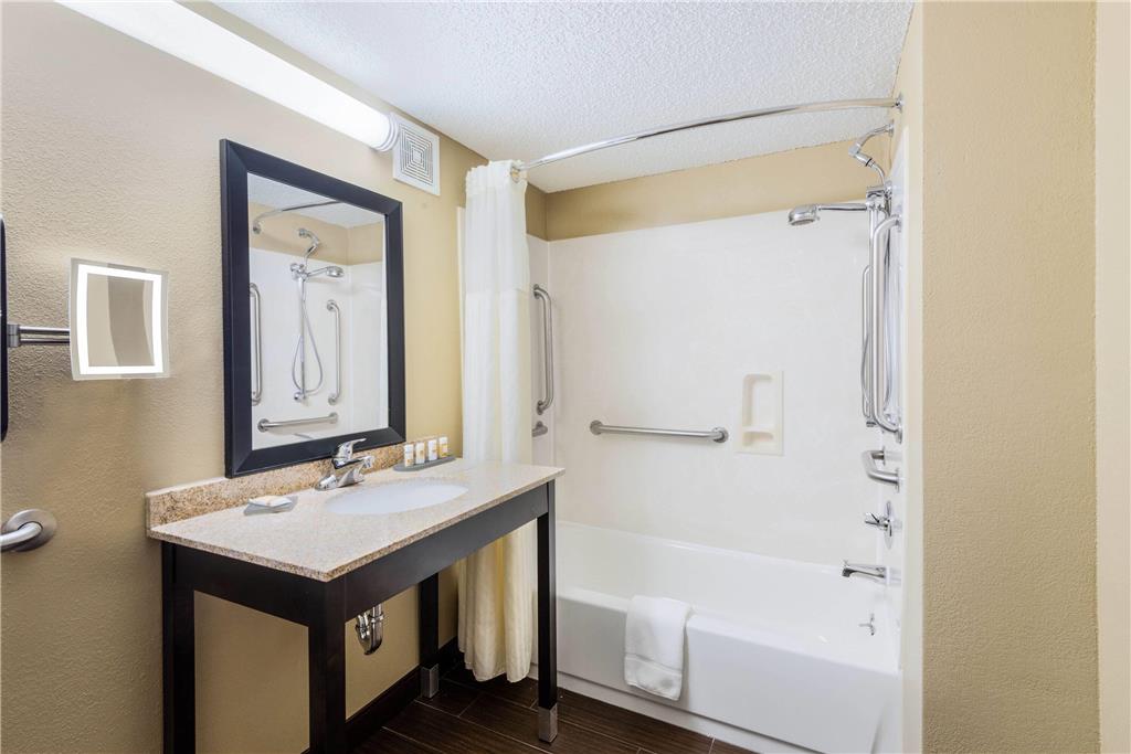 La Quinta Inn & Suites Summersville New River National Park - photo 14