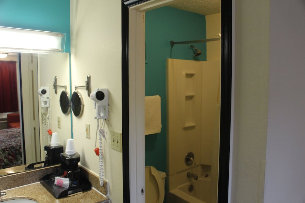 Americas Best Value Inn Fredericksburg N - photo 38