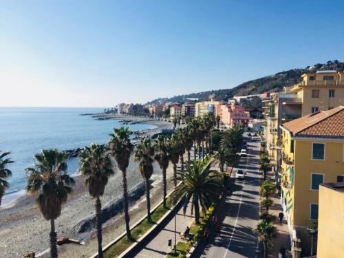 Una finestra sul mare — 4-Star Luxury Hotel in Cogoleto, Italy