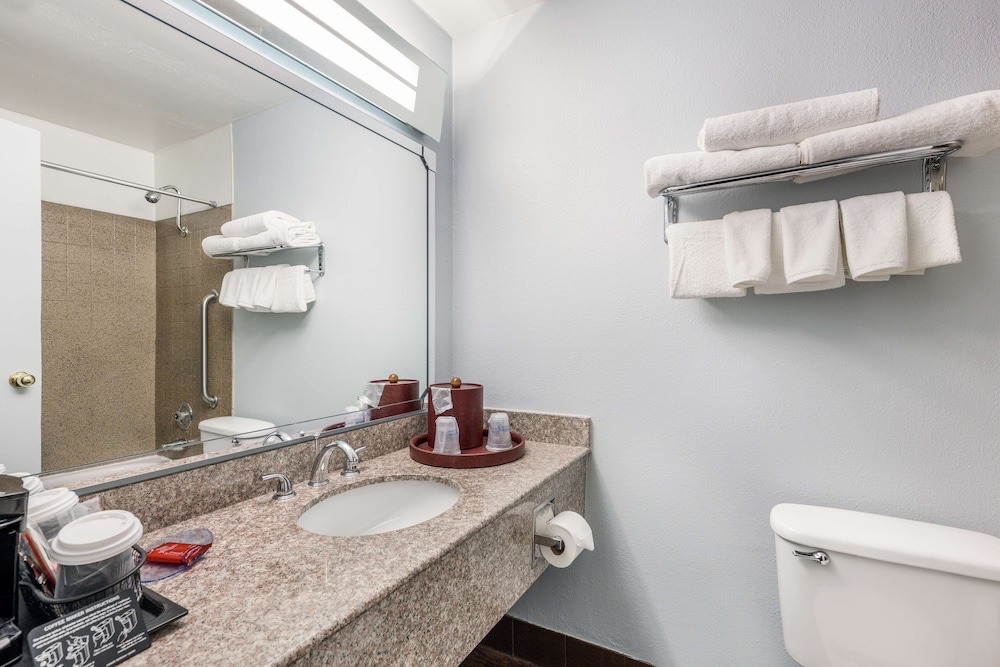 SureStay Hotel by Best Western SeaTac Airport North - photo 32