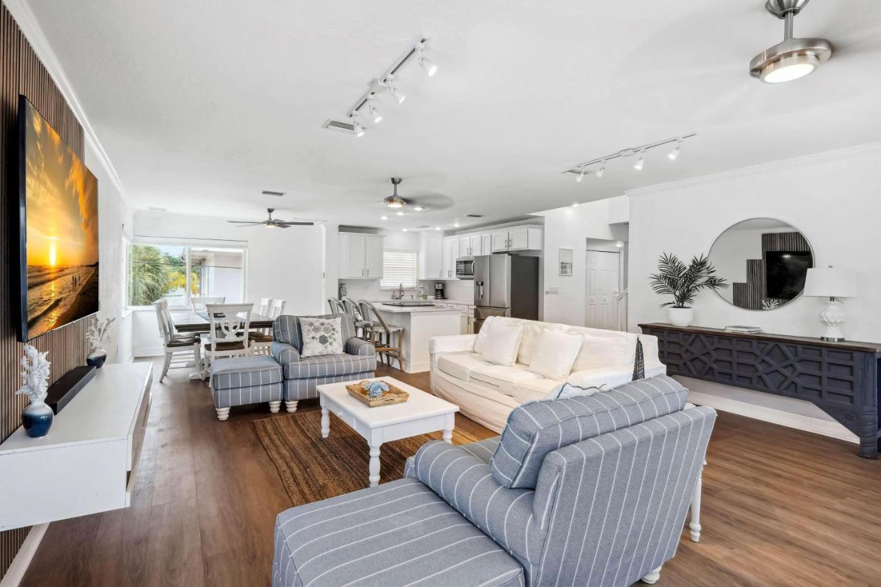 Beach Livin All in Saint Pete Beach, United States