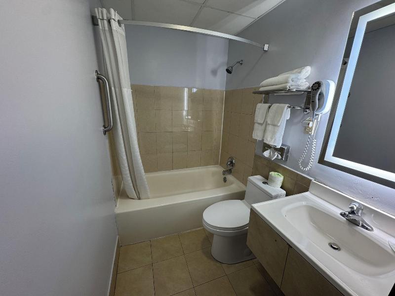 South Ridge Inn - photo 15
