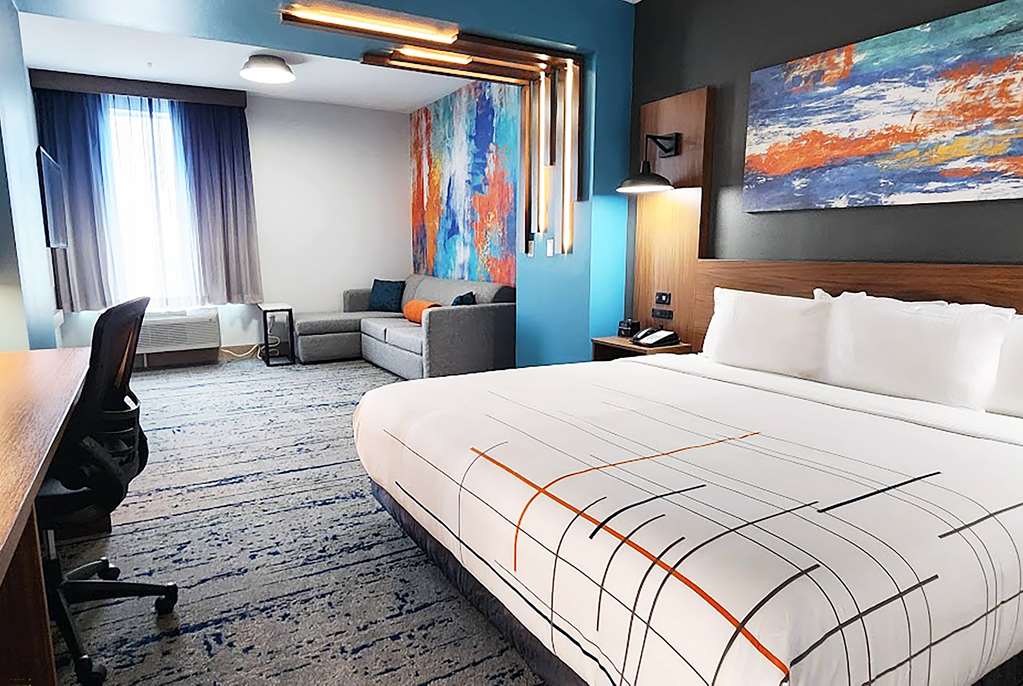 La Quinta Inn & Suites by Wyndham Austin South - photo 9