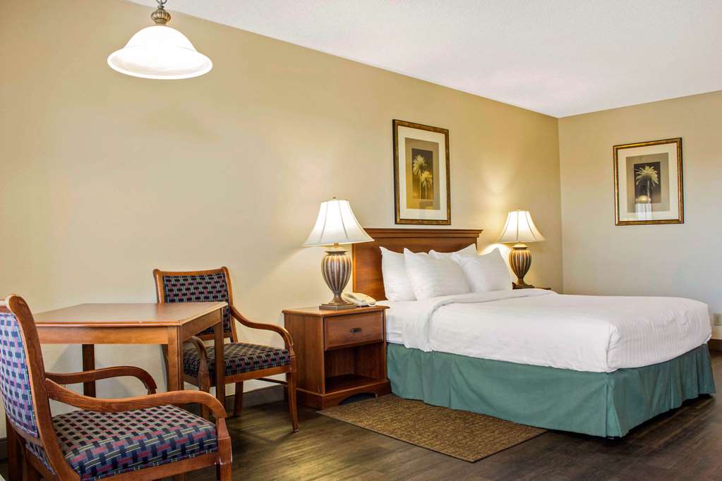 Quality Inn Benson I 10 Exit 304 - photo 15