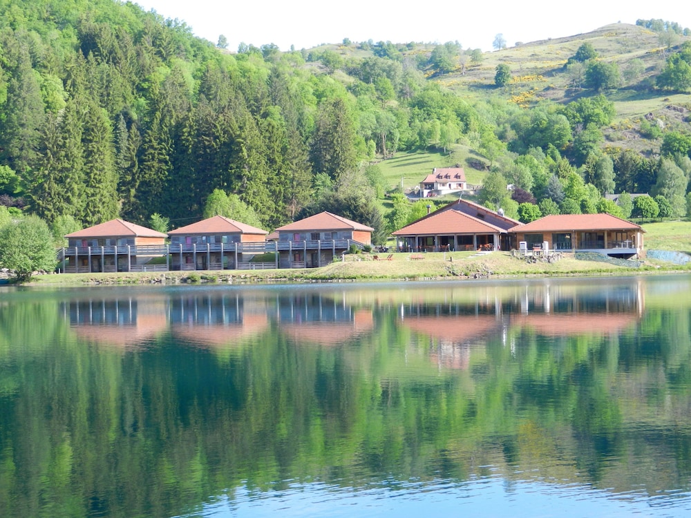 Le Lac des Graves in Aurillac, France