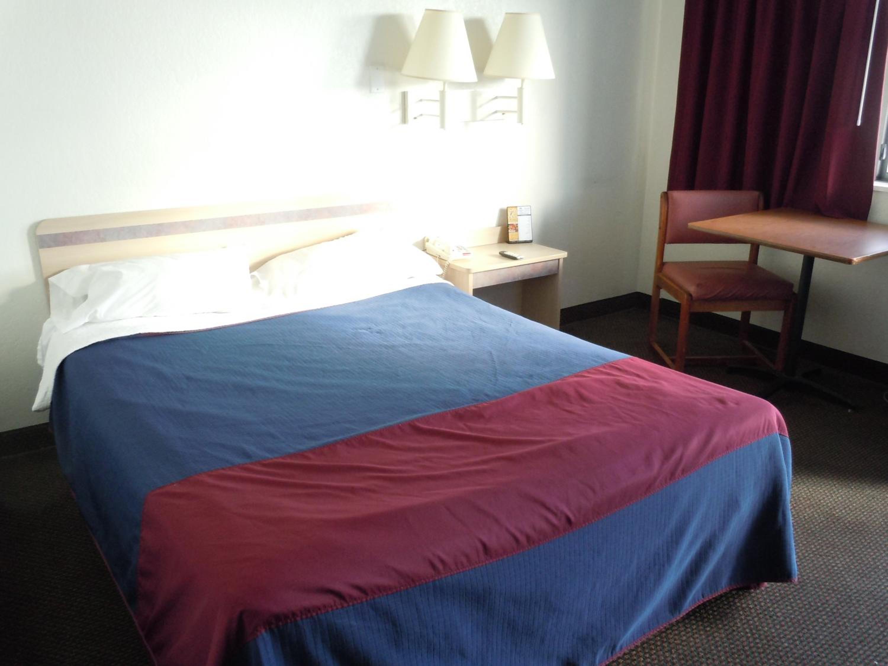 Travelodge by Wyndham Grand Rapids North - photo 11