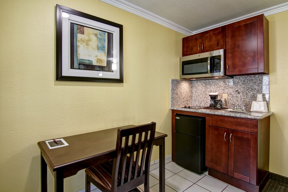 Pacific Inn of Redwood City - photo 35