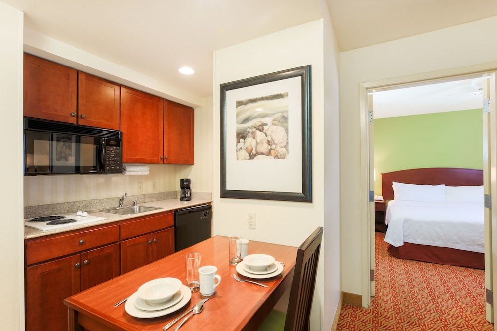 Homewood Suites by Hilton Anchorage - photo 17