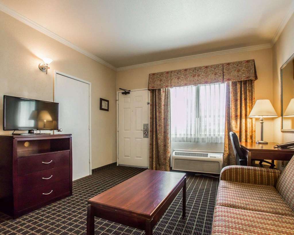 Quality Inn Temecula Valley Wine Country - photo 14