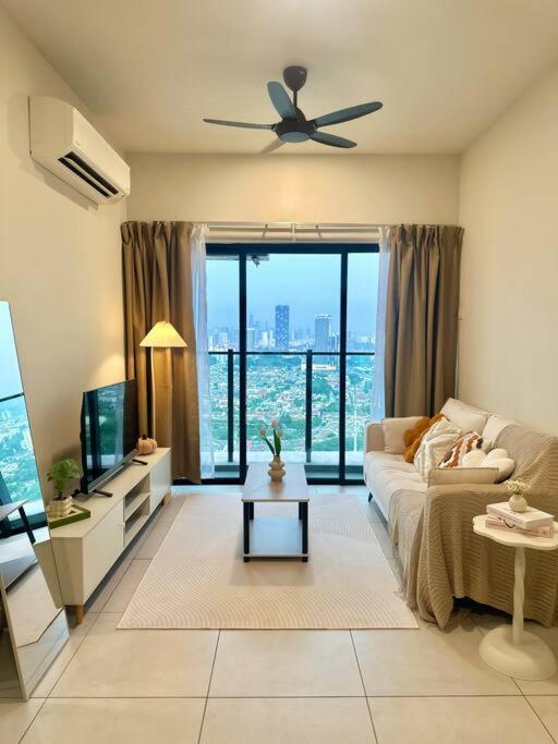 Creamy Kl View Majestic Maxim Near Ucsi Kl Mrt #康乐夜市 — 4-Star Luxury Hotel in Kuala Lumpur, Malaysia