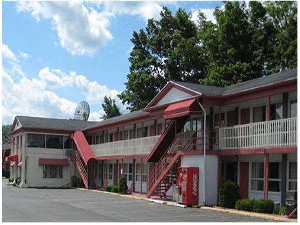 Red Carpet Inn Endicott Binghamton - photo 3