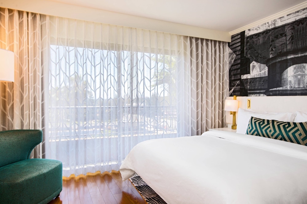 Avenue of the Arts Costa Mesa a Tribute Portfolio Hotel - photo 3