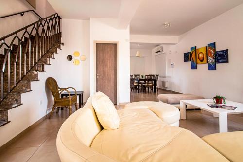 Nissi Villa Gintare
