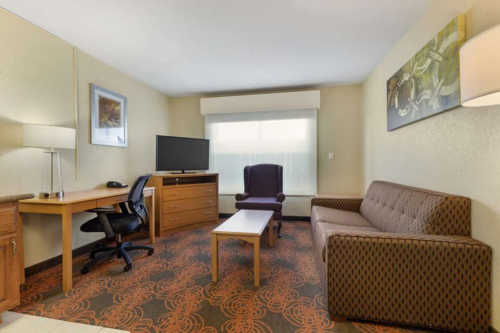 Best Western Plus Waco North - photo 19