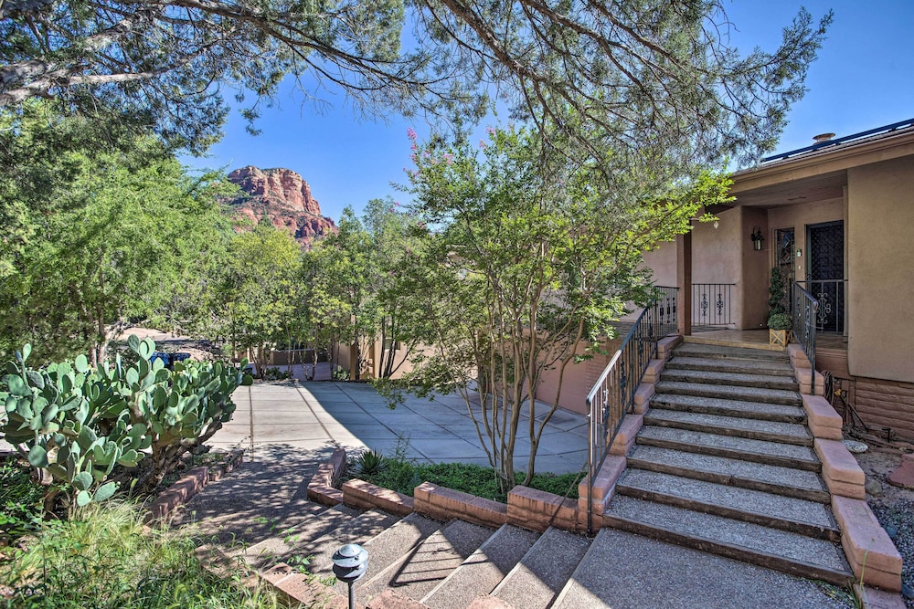Swim Spa & Private Tavern: Sedona Hideaway - photo 23