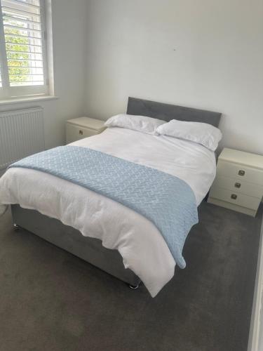 Mayfield guest rooms — hotel in Bromley