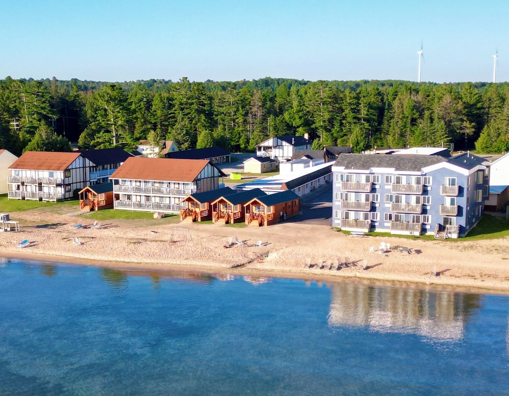 Waterfront Inn Mackinaw City — hotel in Mackinaw