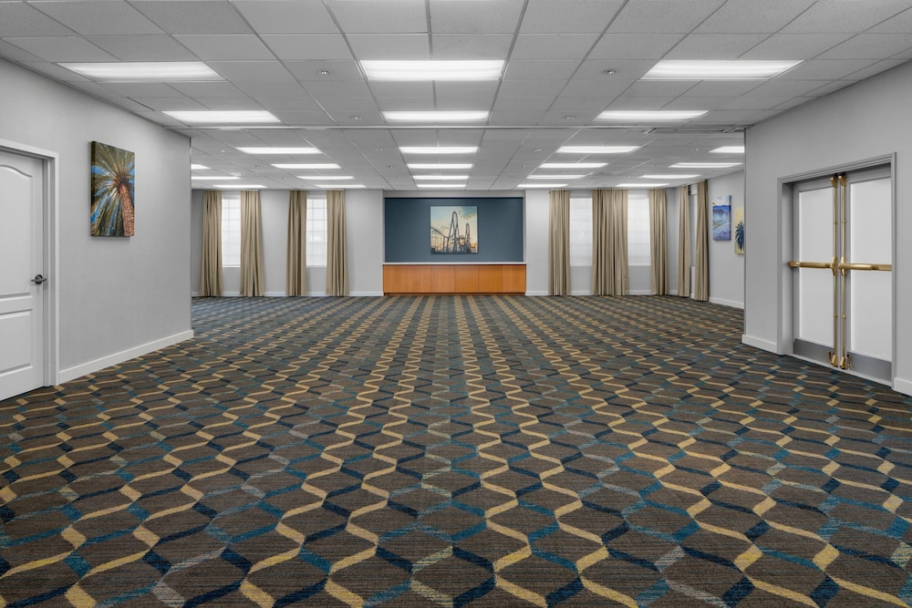 Residence Inn By Marriott Santa Clarita Valencia - photo 40