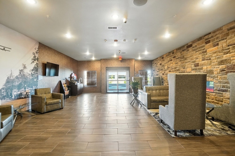 Cobblestone Hotel & Suites Bellefontaine - photo 6