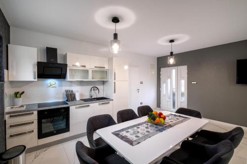 Luxury Villa Rebecca — 4-Star Luxury Hotel in Brestovac, Croatia