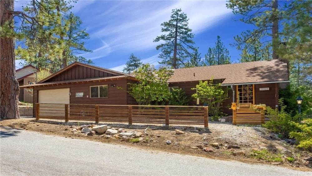 Hot Tub Near Lake Kellys Kottage — Big Bear Lake — photo 2