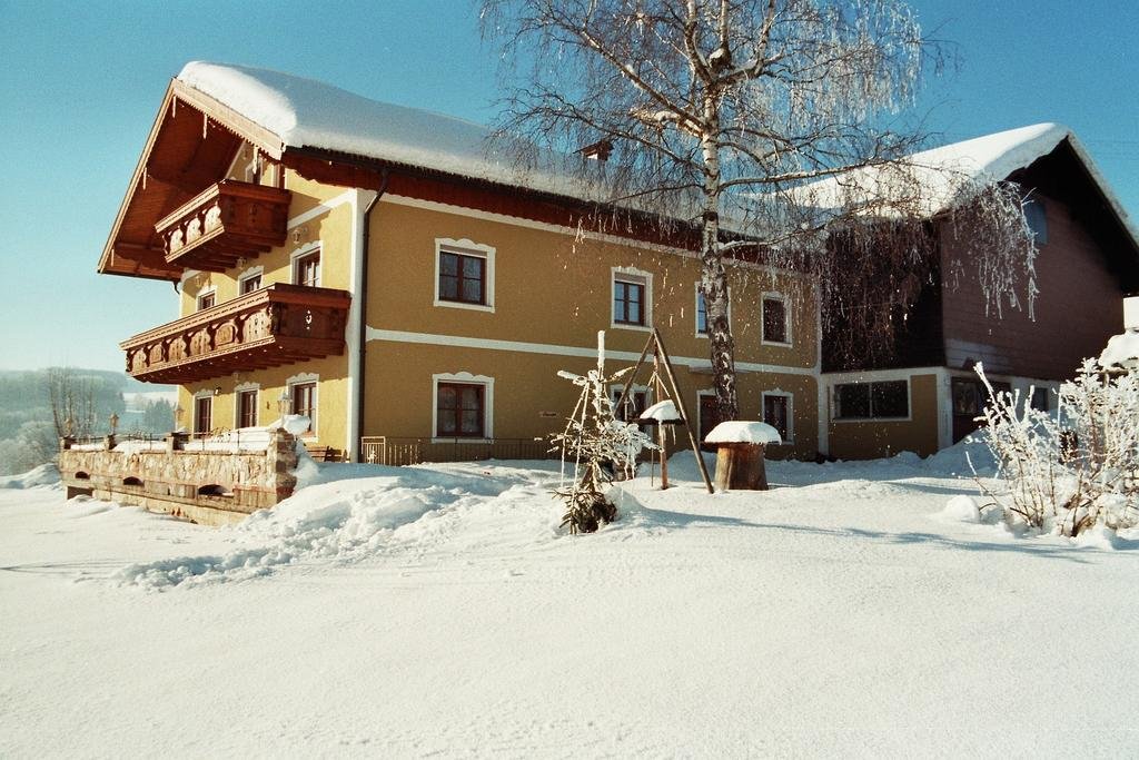 Sunnhof in Oberhofen Am Irrsee, Austria