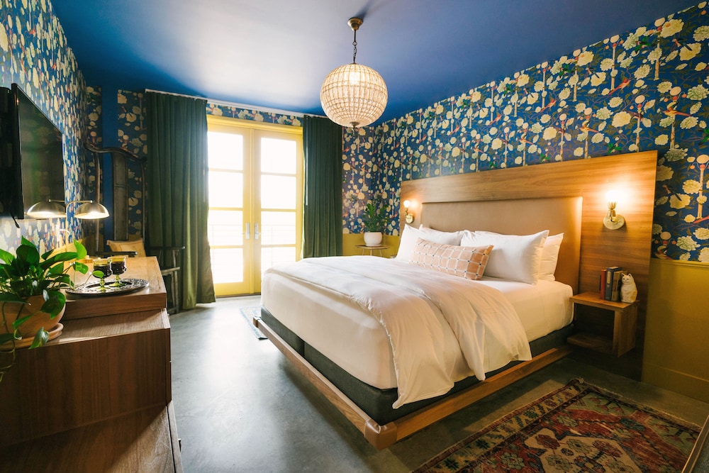 The Frances Modern Inn - photo 36
