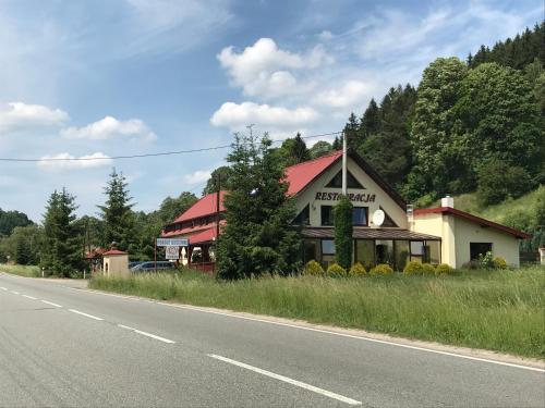 Hotel Restaurant Ibiza - carbon neutral hotel in Ludwikowice Klodzkie