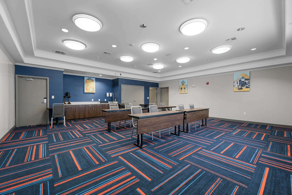 Hampton Inn Seguin - photo 62