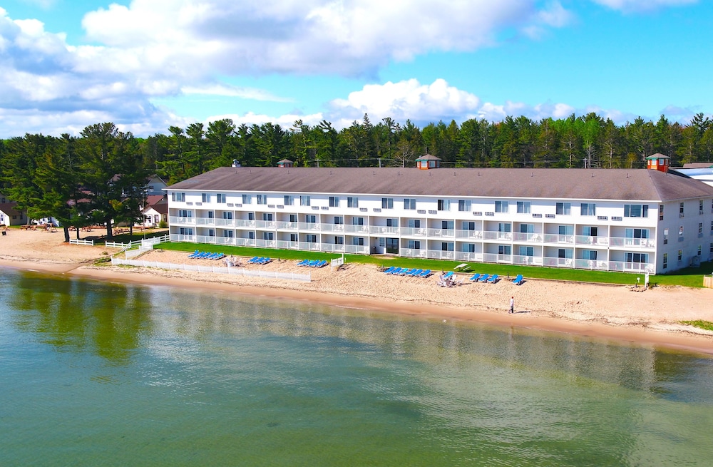 Bridge Vista Beach Hotel & Convention Center - photo 27