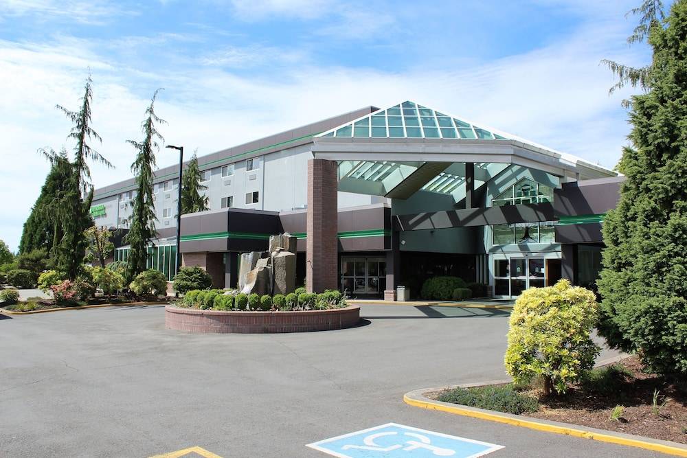 Medallion Inn & Suites - featured photo
