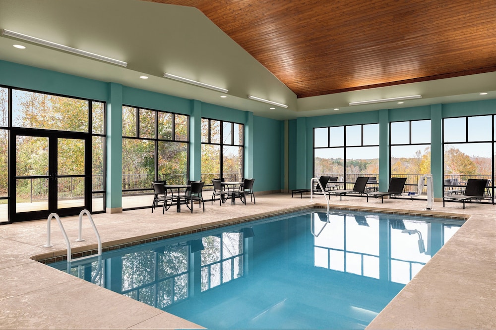 Holiday Inn Express Suites Lexington NwVineyard - photo 46