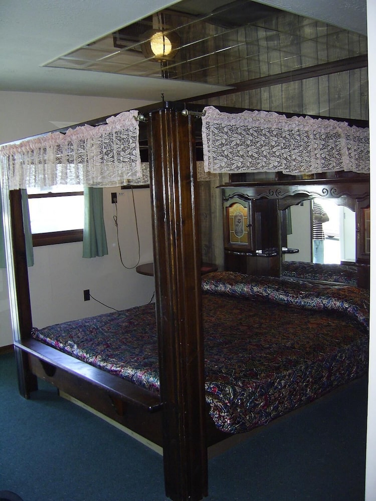 Cedar Grove Motel - photo 11